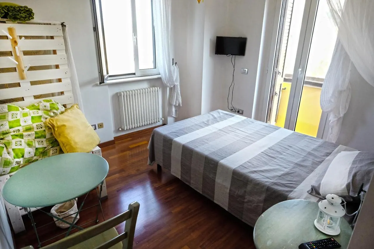 Vistazzurra B&B Ancona 3*,  Italia